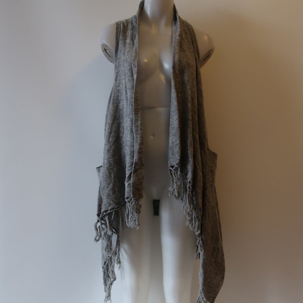 MILLAU GREY NO CLOSE CARDIGAN VEST SZ OS *